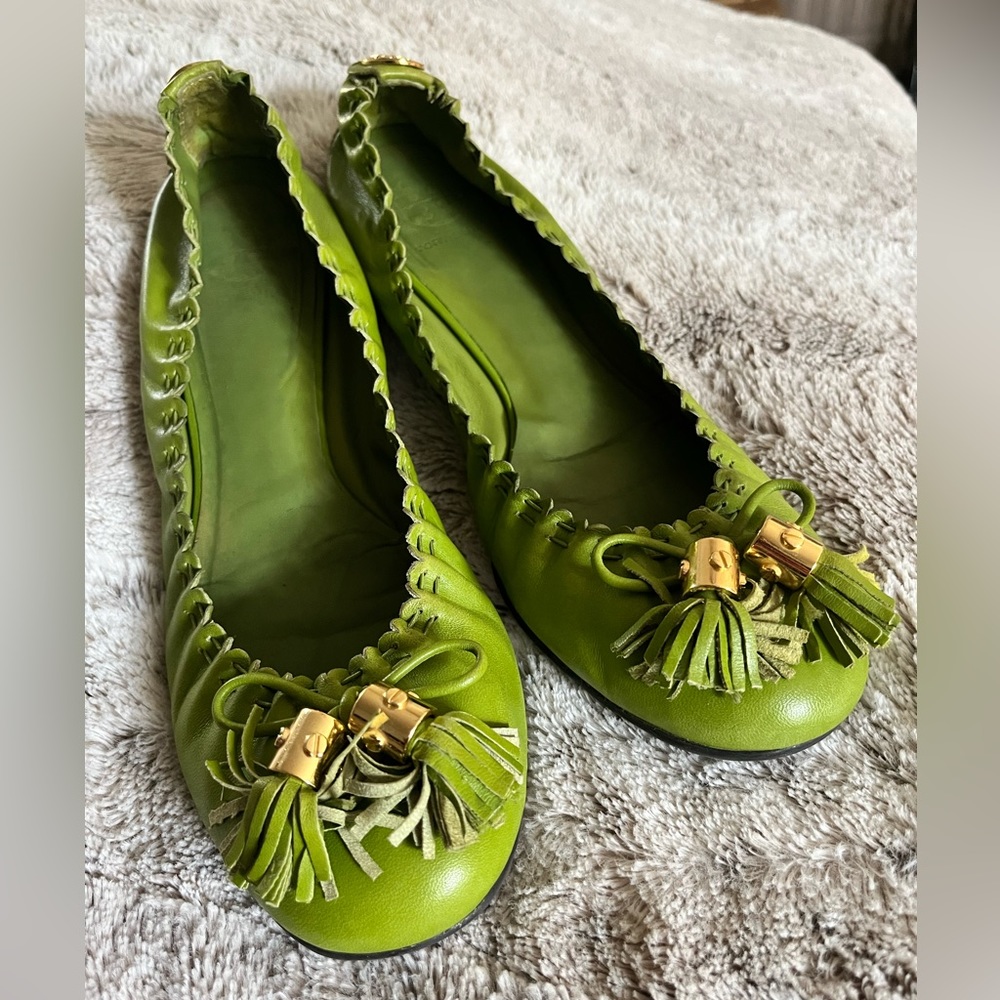 Tory Burch Green Leather Flats GUC! Size 11